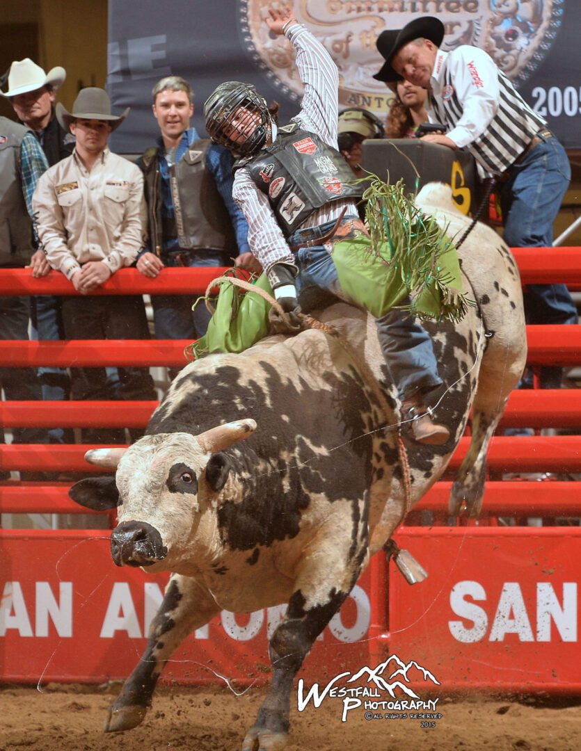 Bownds rebounds at San Antonio Rodeo