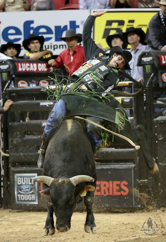 J.B. Mauney extends world lead