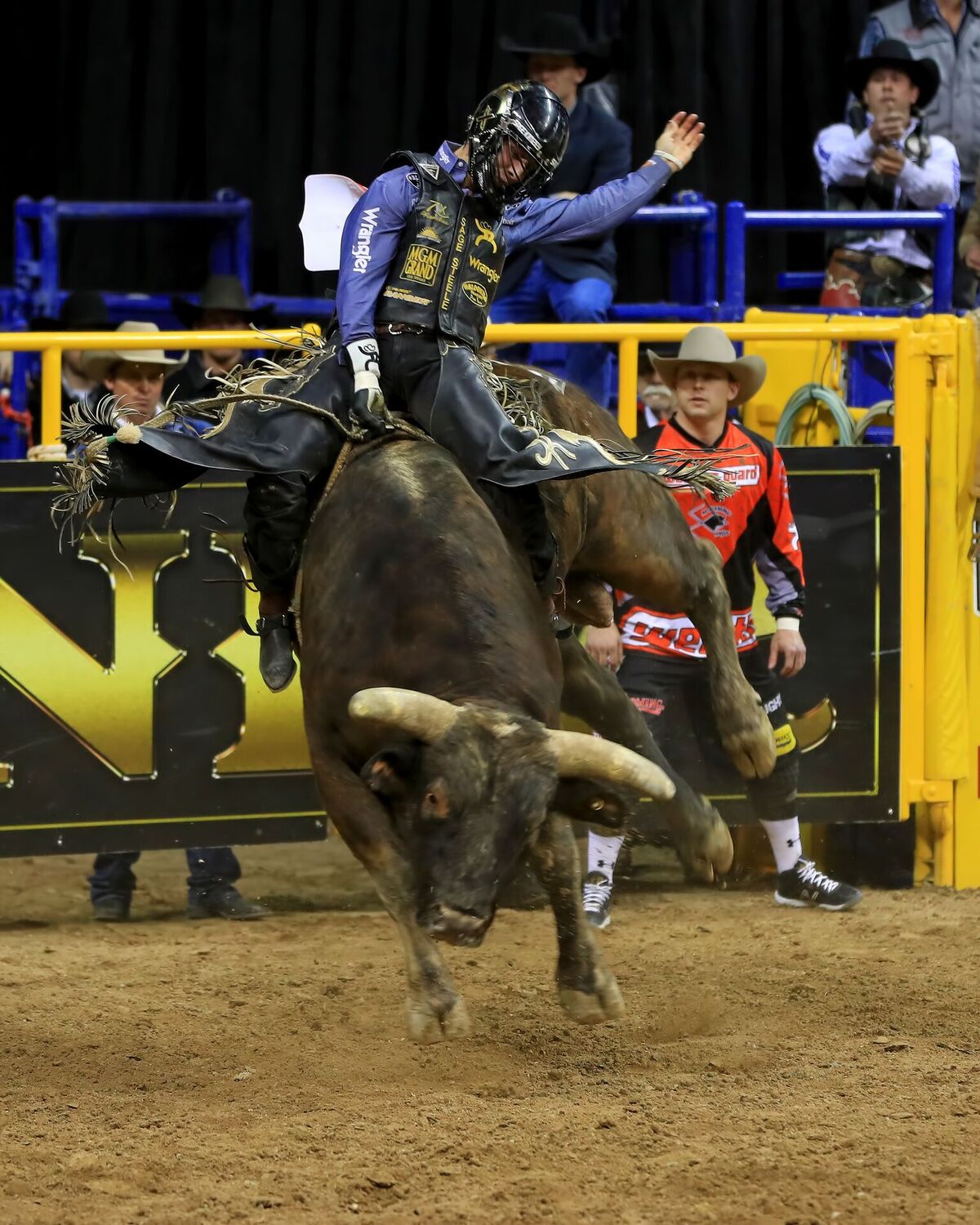 O’Connell ties arena record in bareback riding with 91.5 points