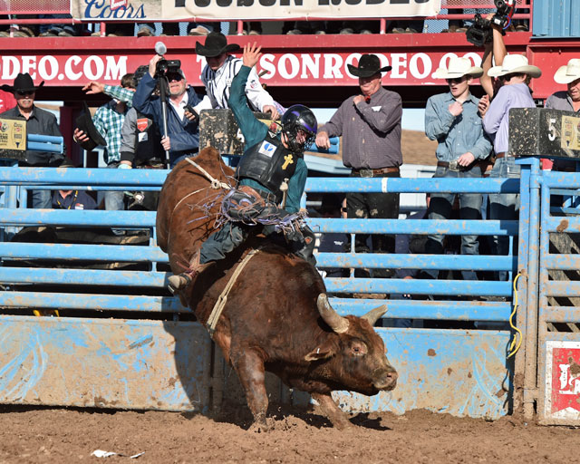 Daylon Swearingen flies out of Tucson a winner