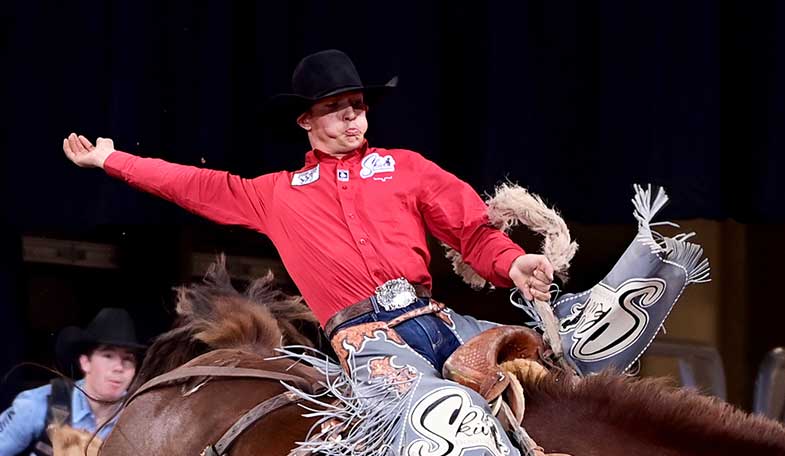 Wyoming bronc rider sets arena record at FWSSR ProRodeo Tournament